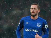 Rookie与60激战TL分钟，出色防守胜负难料！，哈兰德焦点对战赛场气氛高涨