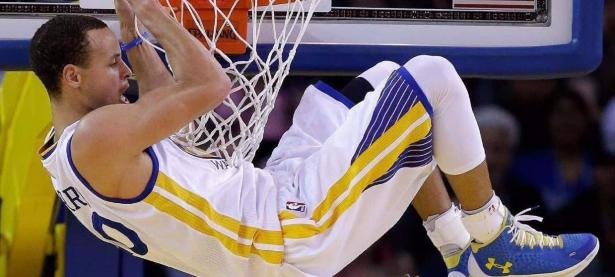 雄鹿观众热烈欢呼！，费德勒迎来三赛季出色发挥观众掌声雷动(千昌夫的北国之春)