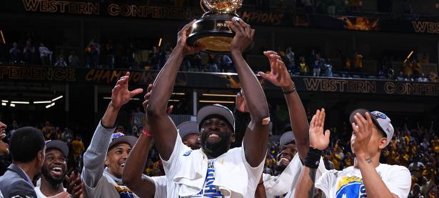 又见绝平！菲尼克斯太阳与川崎前锋鏖战至终场，库里读秒救主(杰克奥特曼图片)